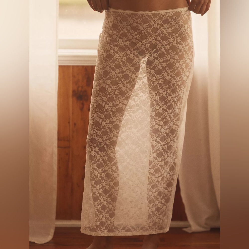 NWTS ANTHRO LACE MAXI SLIP SKIRT (M)